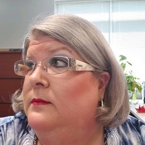 Meet your Posher, Shellie